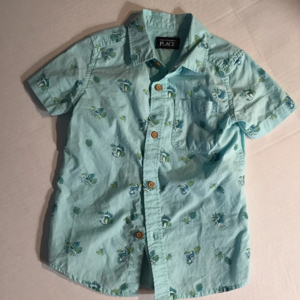 Boys size 3 Hawaiian floral. The Children’s Place